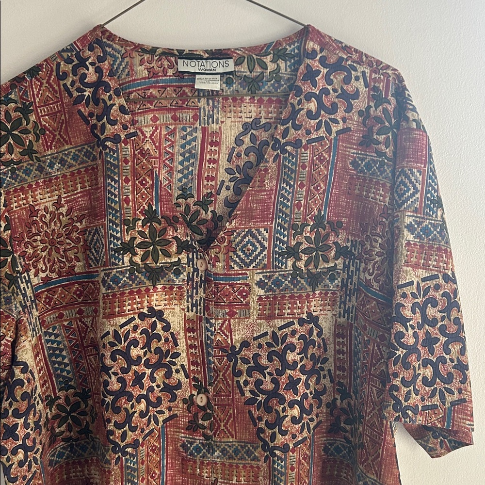 đź’›Multicolor Patterned button down - Picture 1 of 5